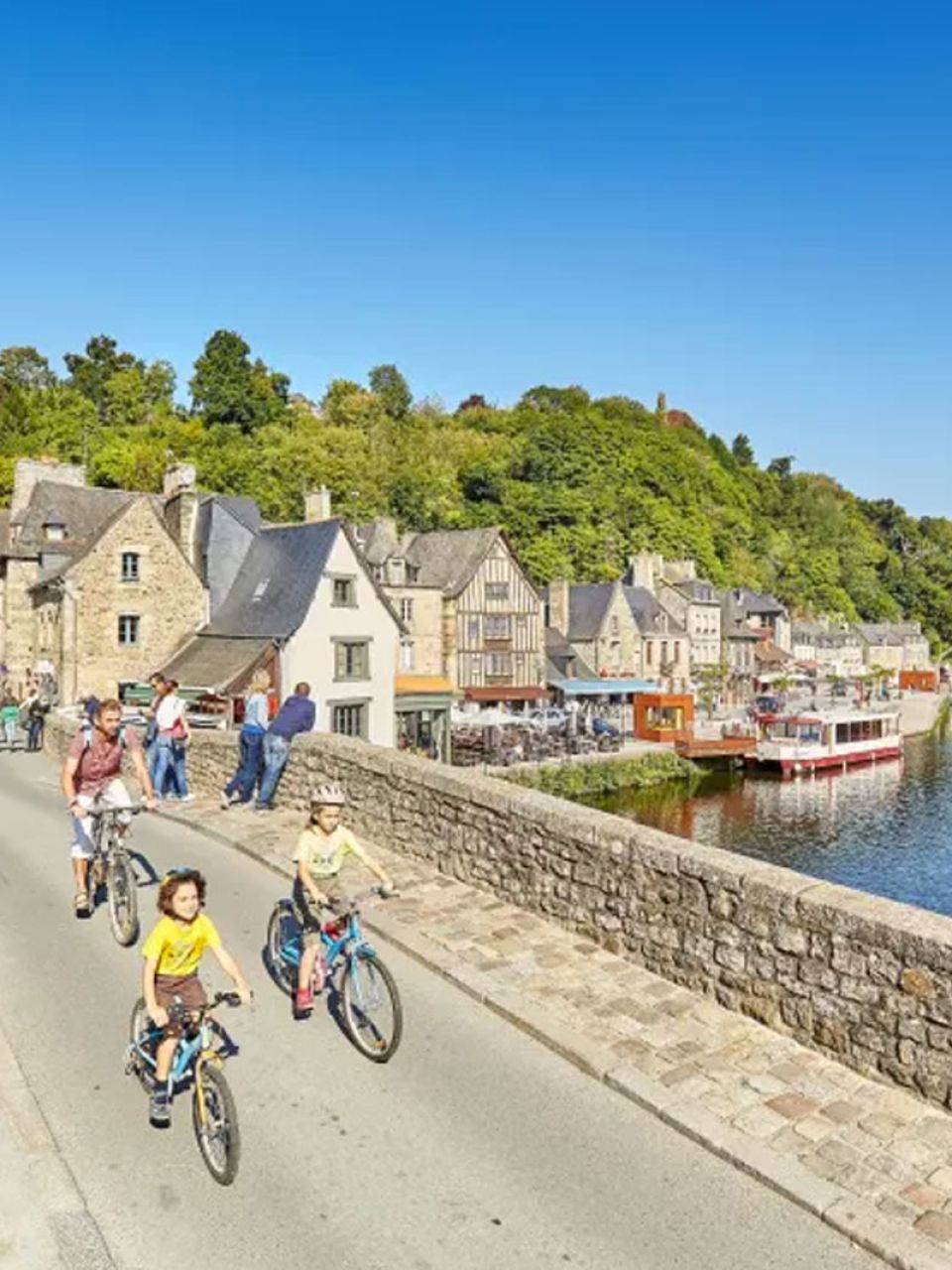 randonnées à vélo autour de la maison d'hôtes - St-Malo à Evran aves découverte de Dinan